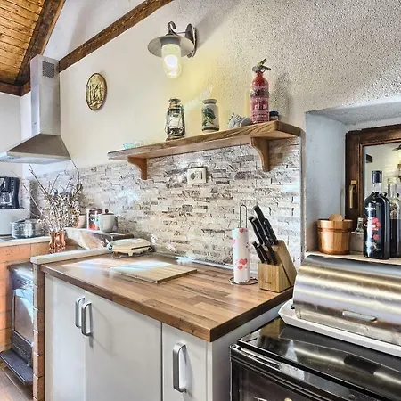 Dalmatia Stone House - Heated Pool