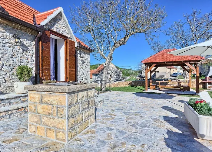 Dalmatia Stone House - Heated Pool Séjour à la campagne *