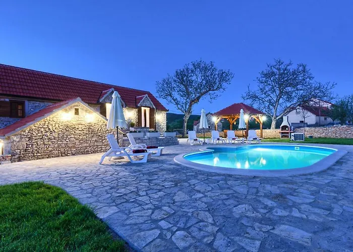 Dalmatia Stone House - Heated Pool Séjour à la campagne *