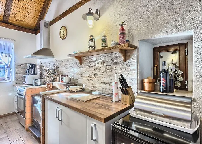Dalmatia Stone House - Heated Pool