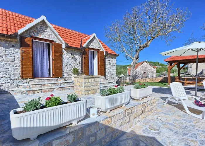 Dalmatia Stone House - Heated Pool