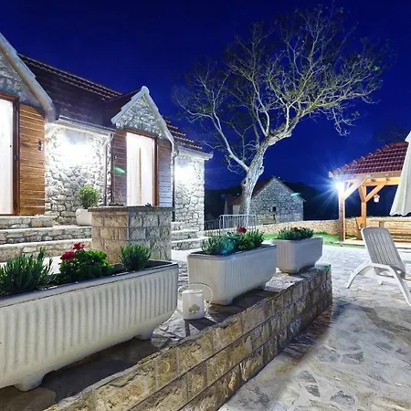 Dalmatia Stone House - Heated Pool Country house