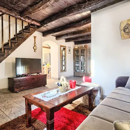 Dalmatia Stone House - Heated Pool Casa rural *