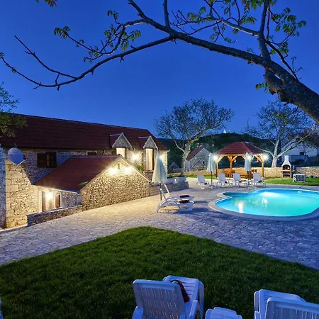 Dalmatia Stone House - Heated Pool