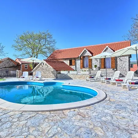 Country house Dalmatia Stone House - Heated Pool