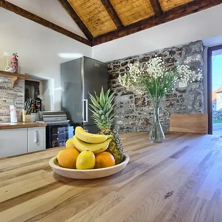 Dalmatia Stone House - Heated Pool *