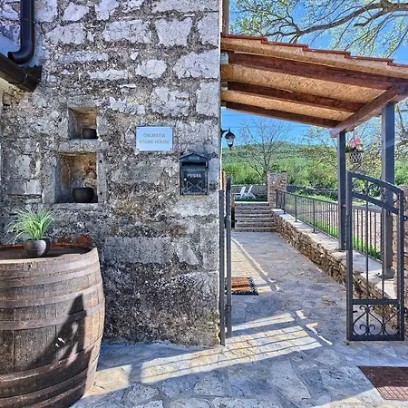 Dalmatia Stone House - Heated Pool Landhaus