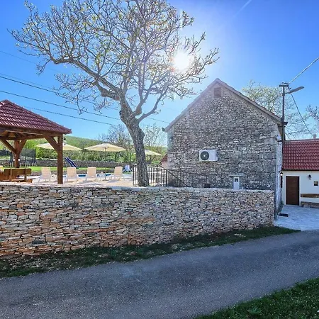 Dalmatia Stone House - Heated Pool Casa rural