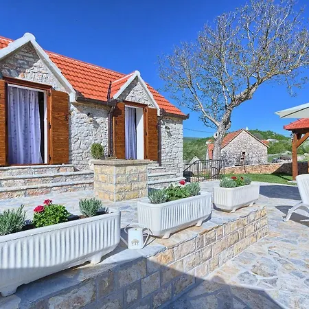 Dalmatia Stone House - Heated Pool