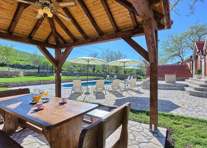Dalmatia Stone House - Heated Pool カントリーハウス Biorine